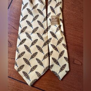 Vintage Hermès Paris Silk Tie – Feather Motif – Bergdorf Goodman 56”
